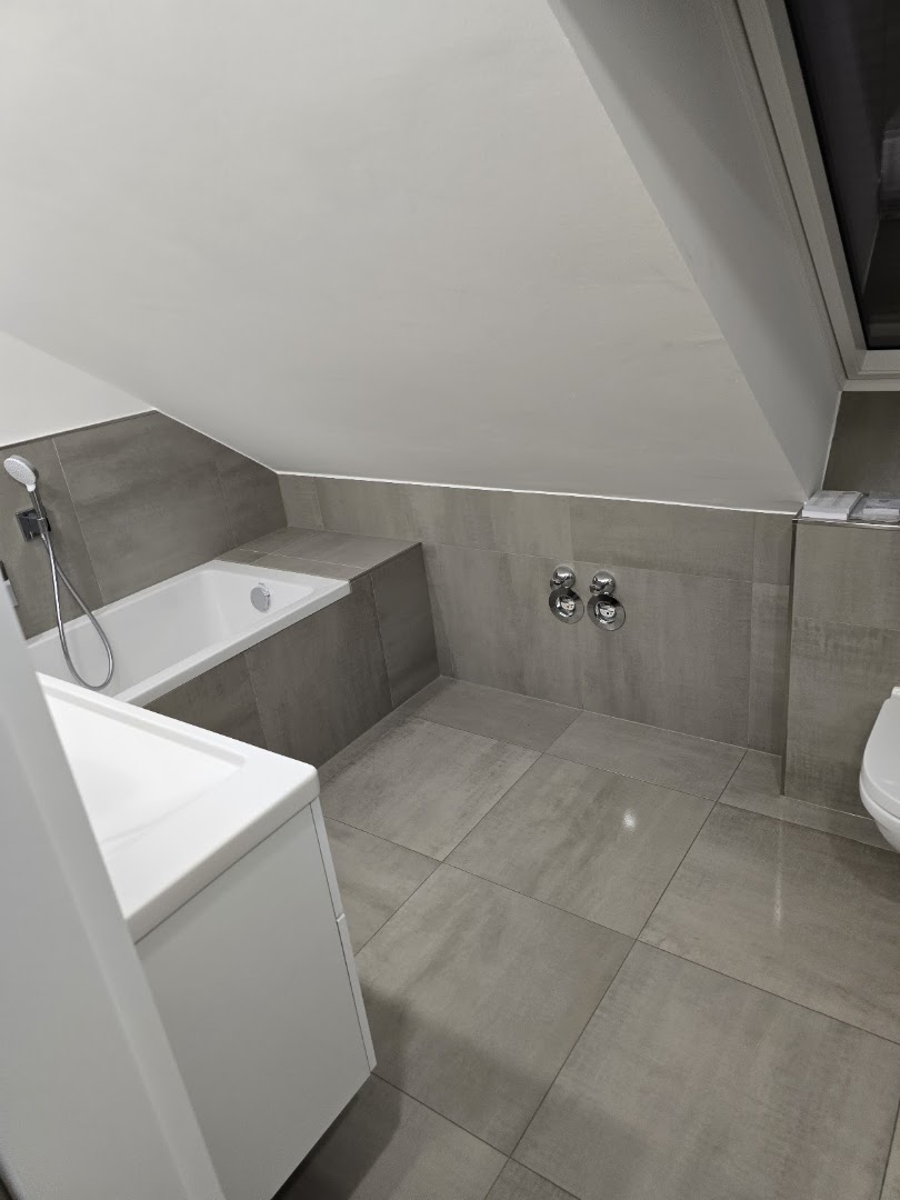 PROPERTY MANAGEMENT DH & CH UG — Fotos 7